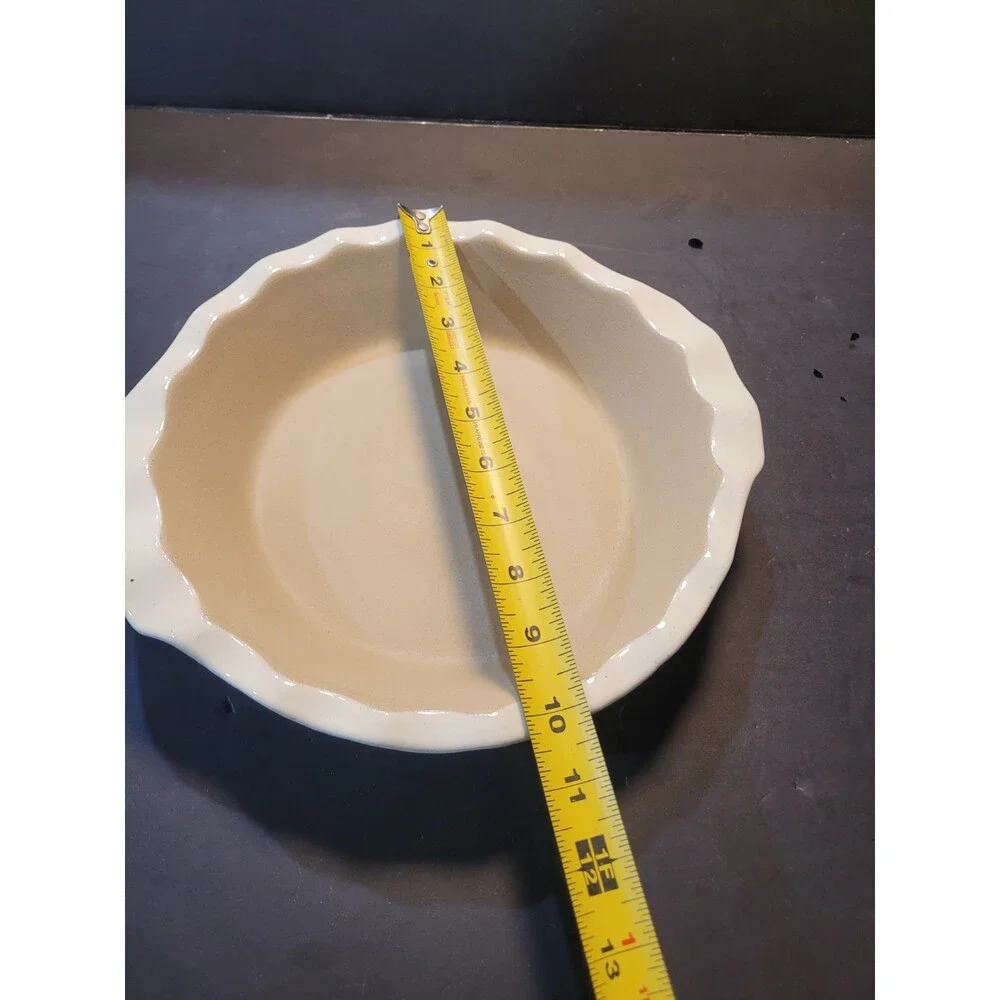 Pampered Chef Family Heritage Deep Dish Pie Plate Stoneware Off White USA Made